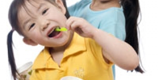 Để giúp trẻ có một bộ răng chắc, khỏe và đẹp?