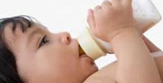 Những thói quen xấu ảnh hưởng đến răng miệng của trẻ 