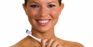 Vệ sinh răng miệng cho bệnh nhân chỉnh nha